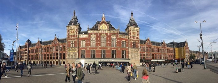 getting from amsterdam airport to city center cost